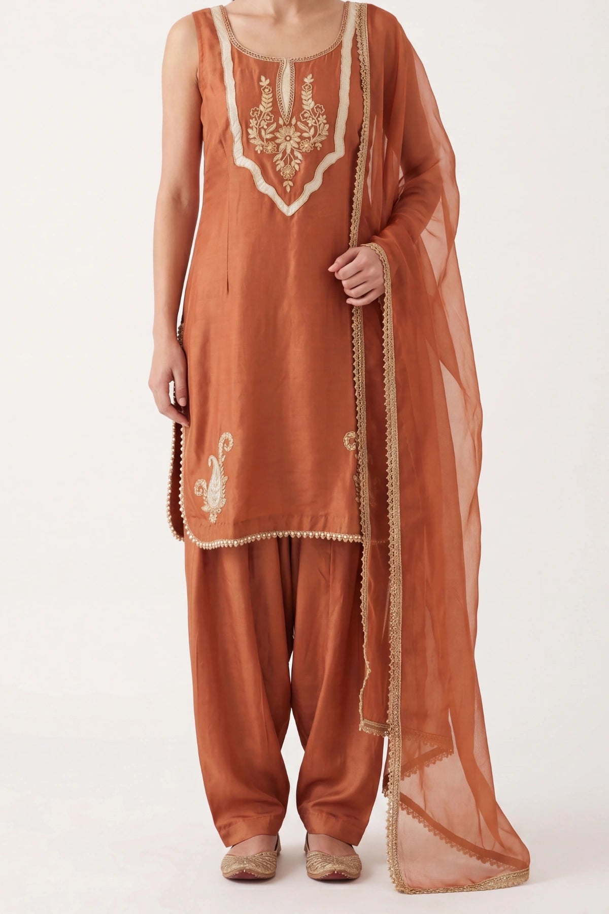 Saffron Farshi Set - Dorie Atelier